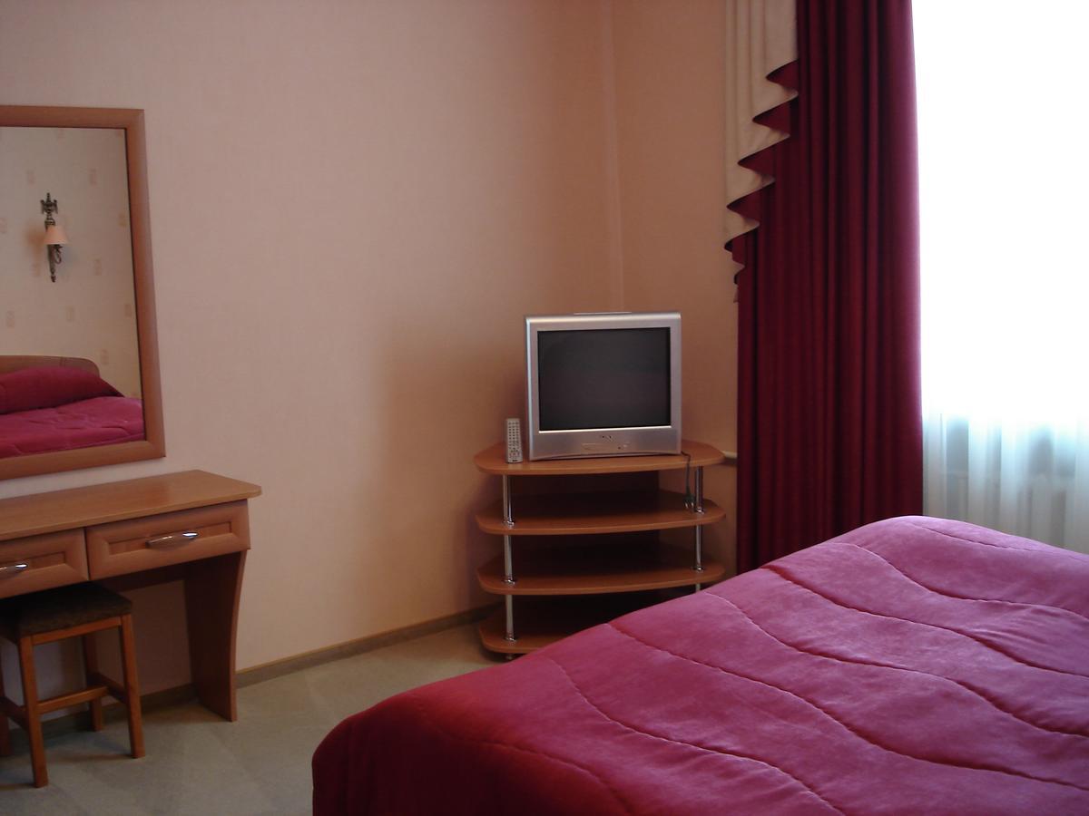 Ooo Hotel Complex Evropa 크로피우니츠키 외부 사진